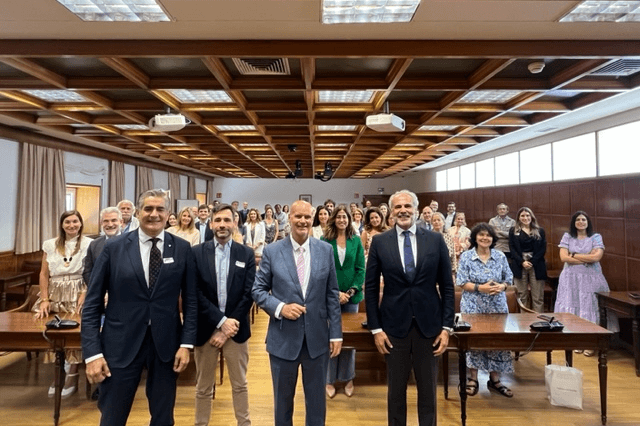 Presentan en el Senado el libro sobre Government Affairs en la sanidad española